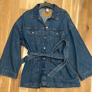 Jean jacket with belt